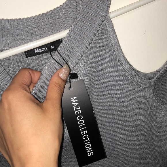 NWT Grey Cold Shoulder Dress Size Medium - Picture 3 of 5